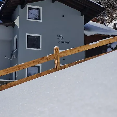 Haus Michael Апартаменты *